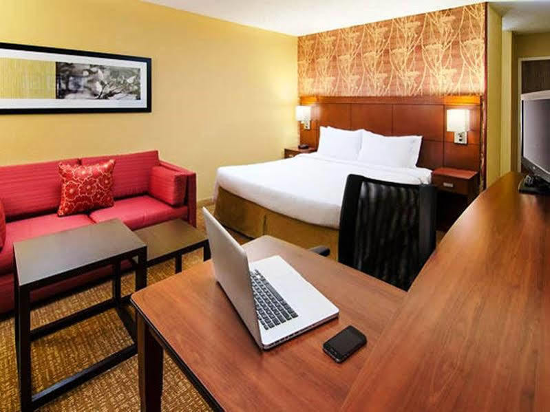 Sonesta Select Spartanburg Bagian luar foto